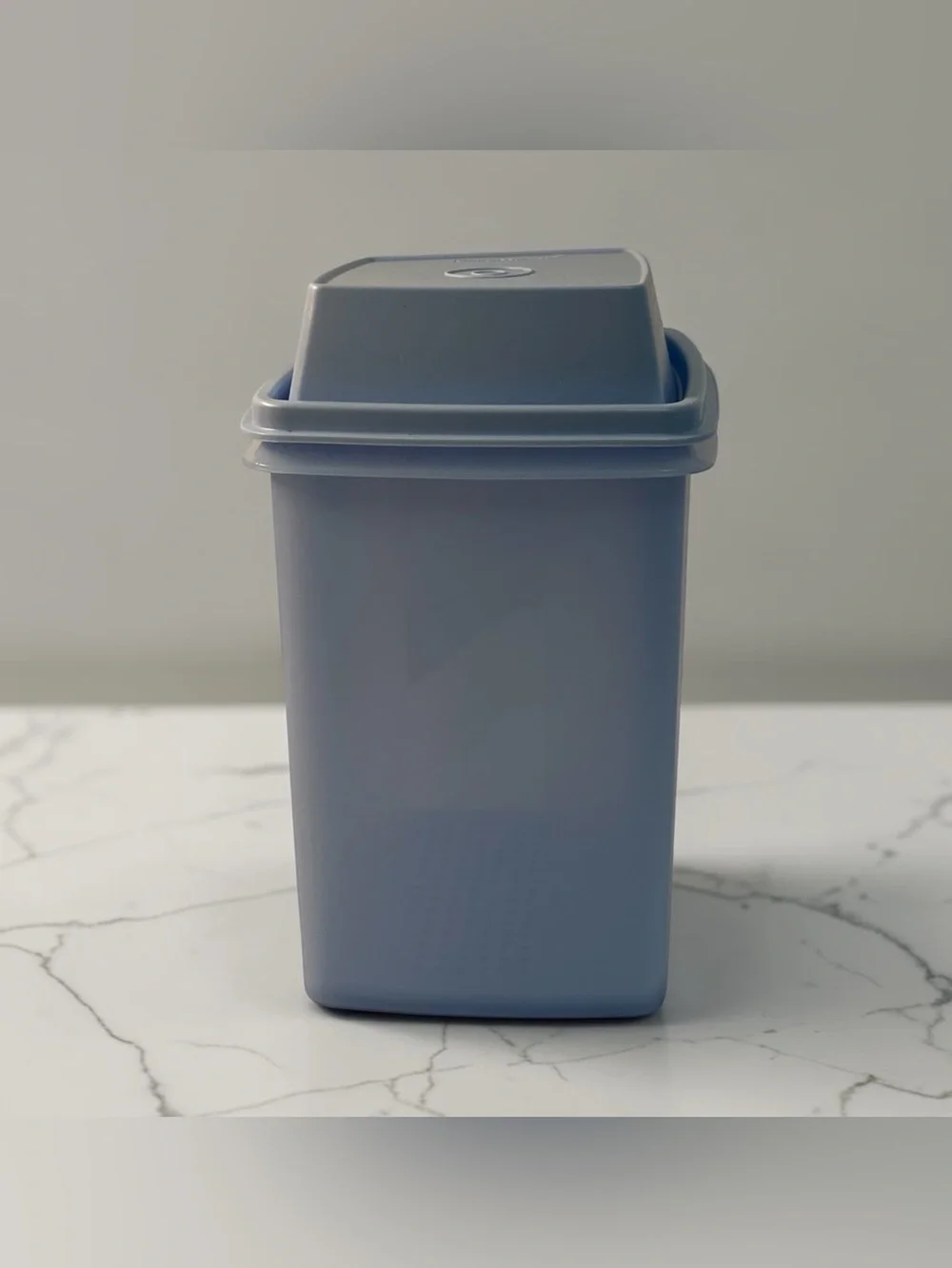 Large Tupperware pick-a-deli